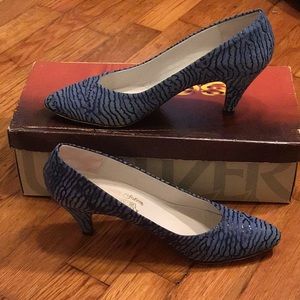 Vintage Blue Funky Print Heels